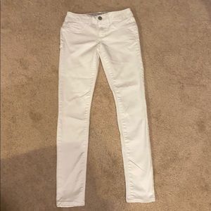 White skinny jeans
